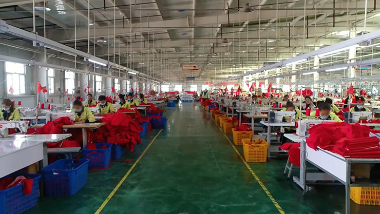 制衣廠通風(fēng)降溫是個(gè)難題？如何解決